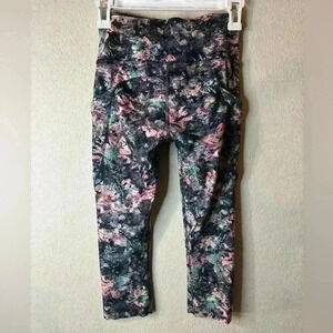 Lululemon Fast and Free Crop sz 4 19”
